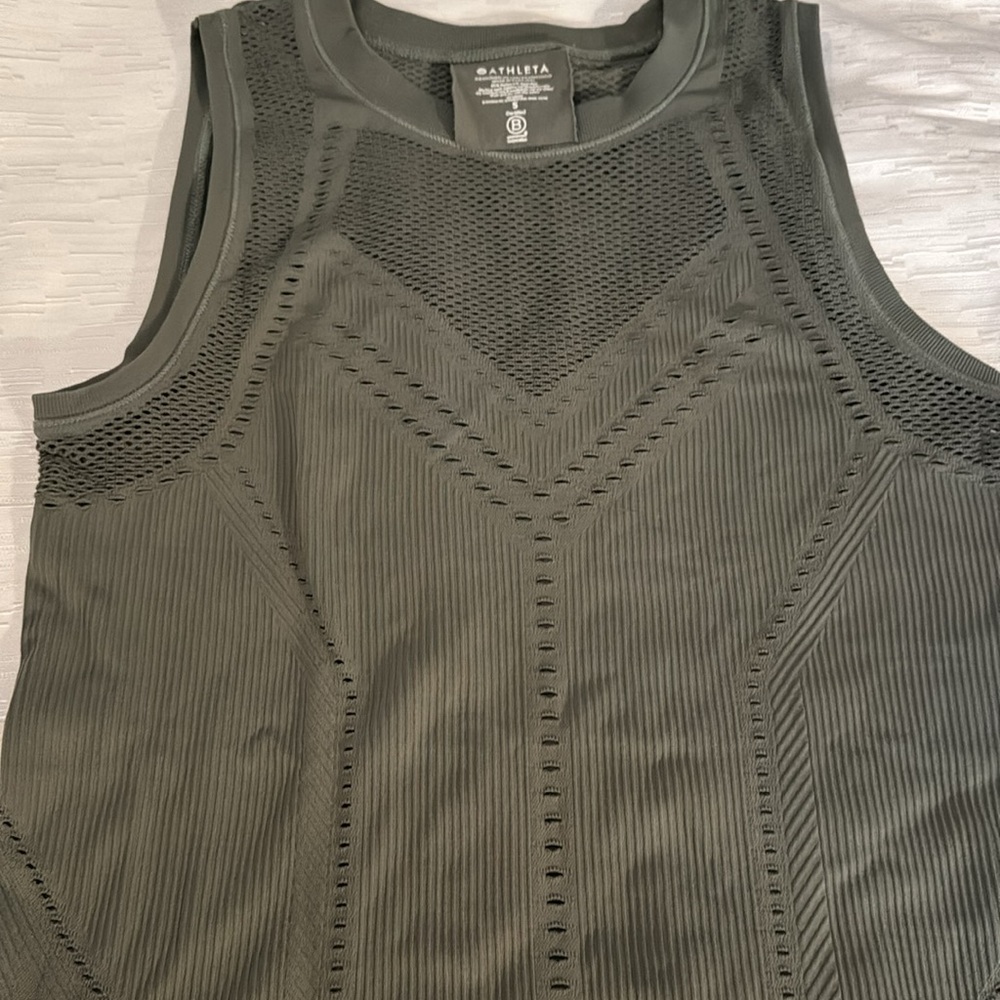 Athleta sz small tank. - Picture 2 of 5